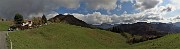 50 Vista panoramica meridiana dalla Forcella di Spettino con nuvole sparse 